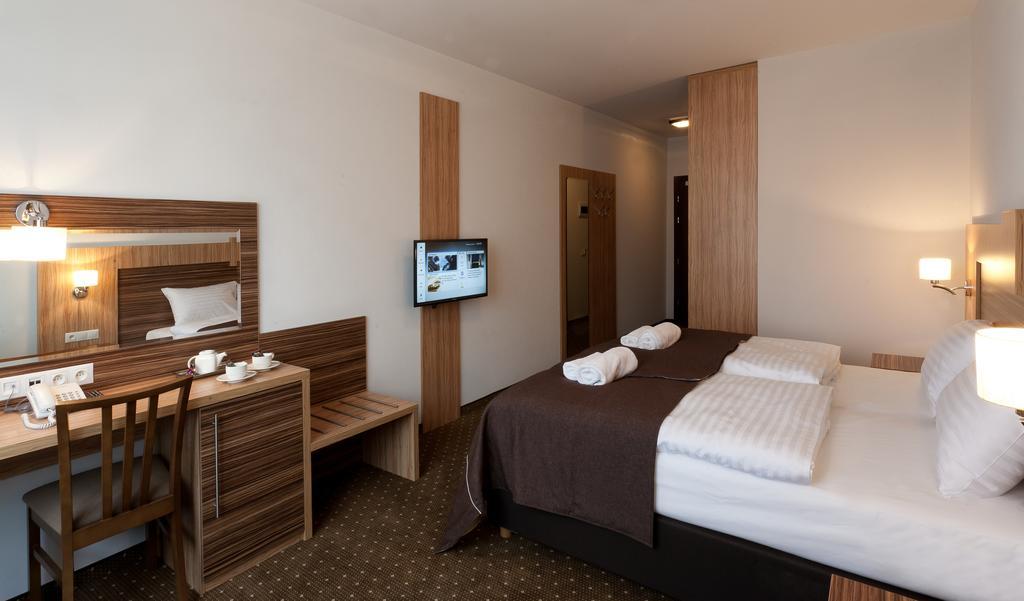Hotel Milenium Legnica Room photo