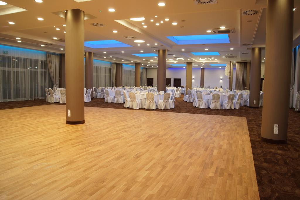 Hotel Milenium Legnica Exterior photo