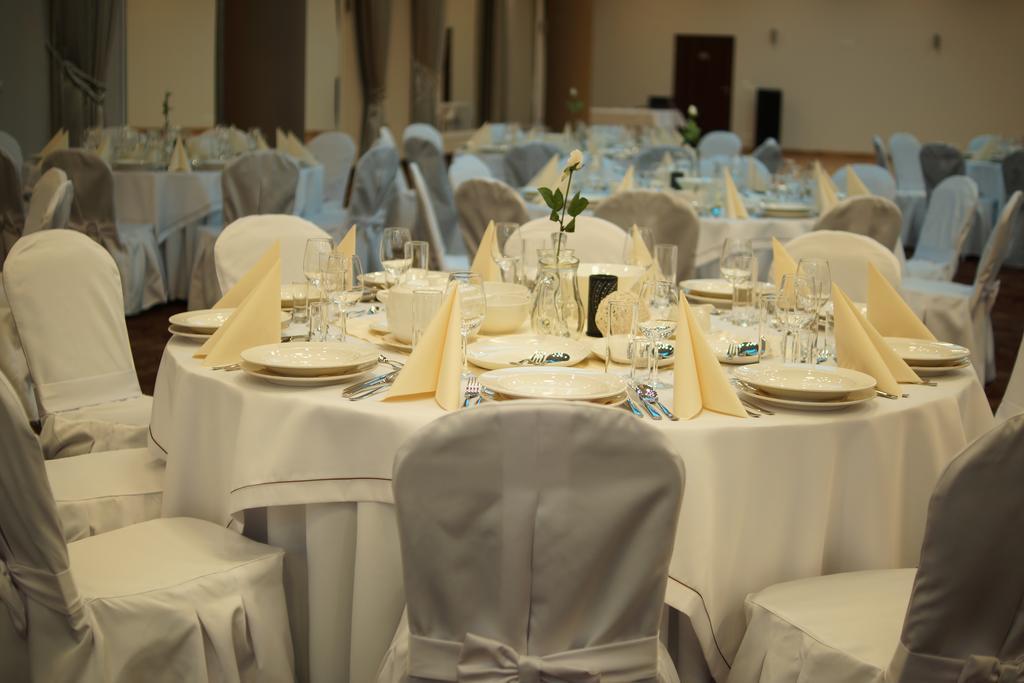 Hotel Milenium Legnica Exterior photo