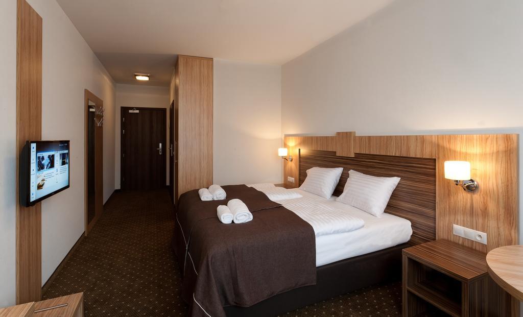 Hotel Milenium Legnica Room photo
