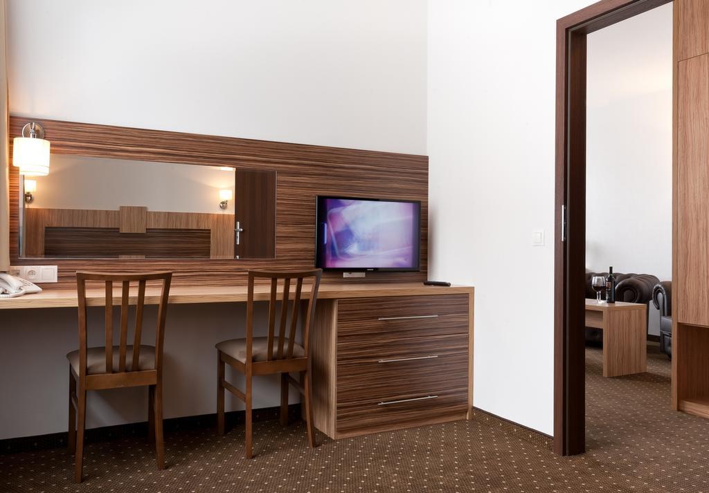 Hotel Milenium Legnica Room photo